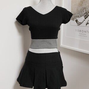 Black Striped Peek-a-boo Back Cropped Tee 🎹 LUC-CE